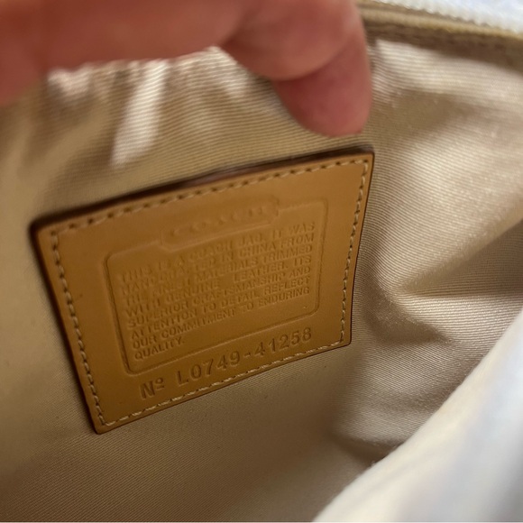 Coach white and brown with the classuc C design crossbody - Picture 7 of 9